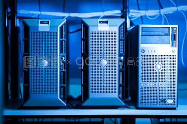 資料室內(nèi)的電腦網(wǎng)絡(luò)伺服器與云計(jì)算裝備技術(shù)服務(wù)
